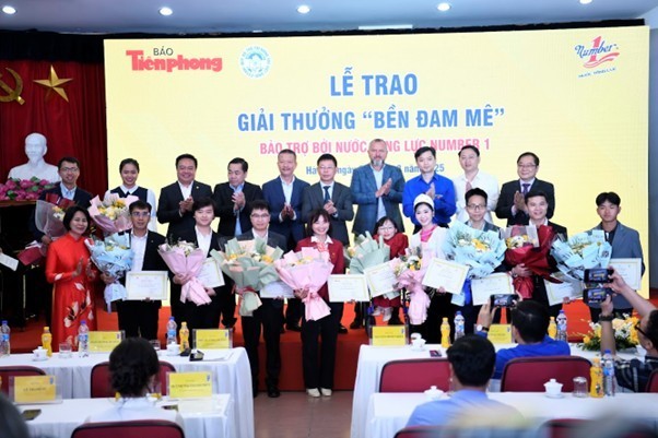 "Enduring Passion" Award Spreads Spirit of Perseverance and Dedication to Vietnam Youth