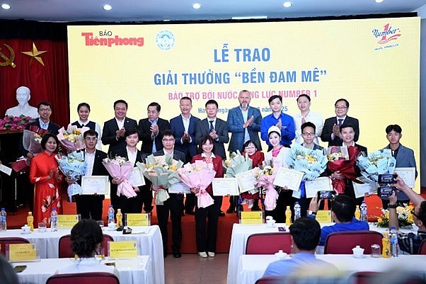 "Enduring Passion" Award Spreads Spirit of Perseverance and Dedication to Vietnam Youth