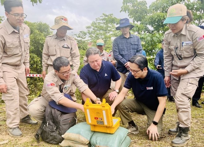 Ambassador Marc E. Knapper: US Continues to Support Quang Tri in War Consequences Remediation