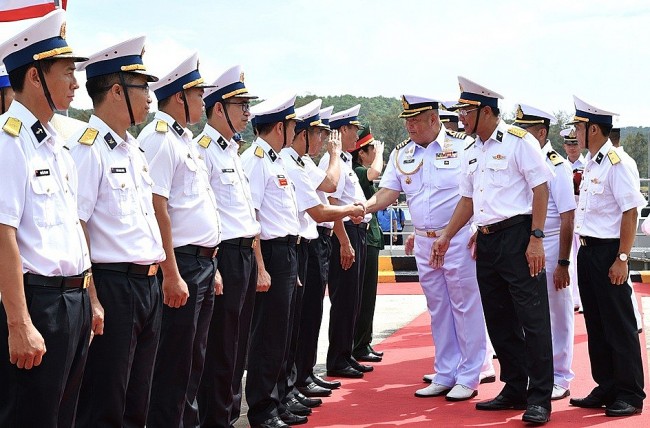 Vietnam - Thailand Navy: Coordination to Well Address Problems at Sea