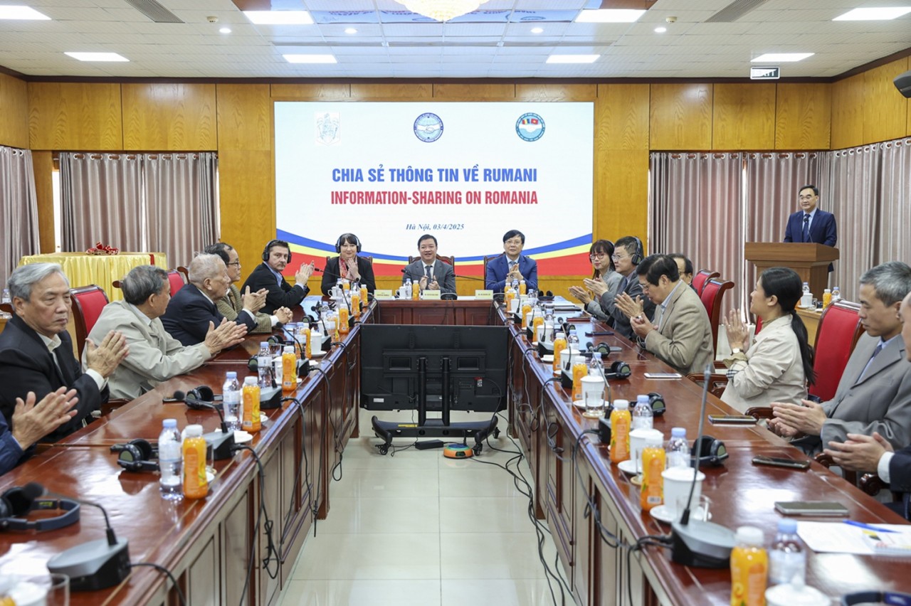 Strengthen Understanding, Develop Vietnam-Romania Relations Commensurate with Potential