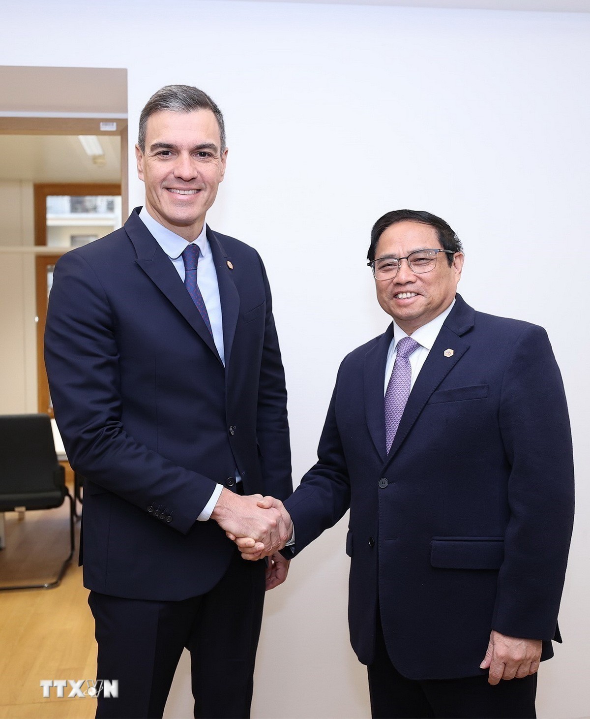 Prime Minister Pham Minh Chinh met with Spanish Prime Minister Pedro Sánchez Pérez-Castejón