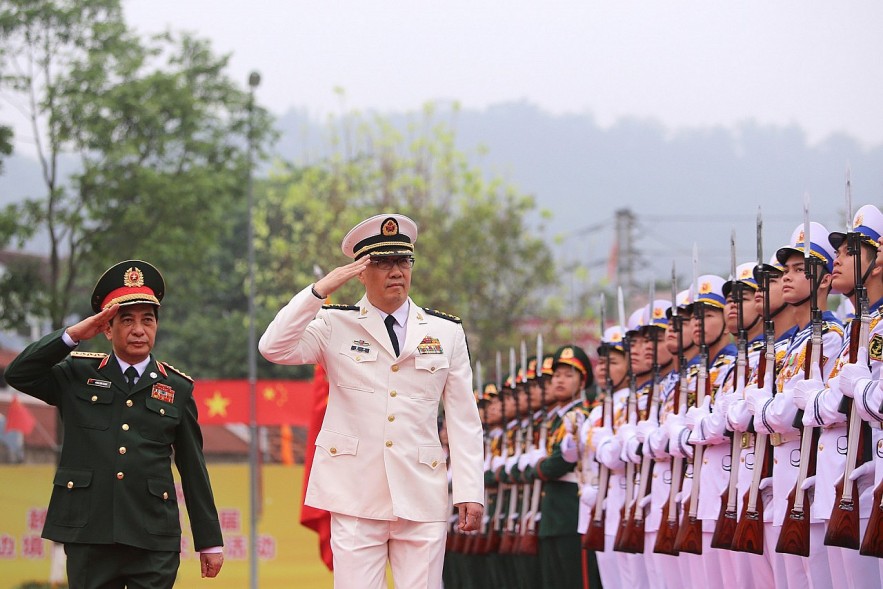 Vietnam’s Minister of National Defense Phan Van Giang and China’s Minister of National Defense Dong Jun at the 8th Vietnam-China Border Defense Friendship Exchange in April 2024. Photo: Minh Nhat