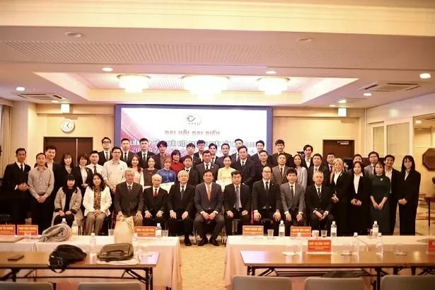 Delegates pose for a commemorative photo at the Congress. (Photo: Vietnam Union Associations in Japan)