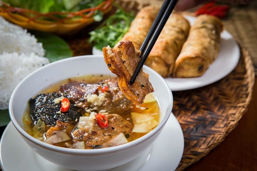 Bun cha has become increasingly popular among international visitors to Hanoi. Photo: Obuncha