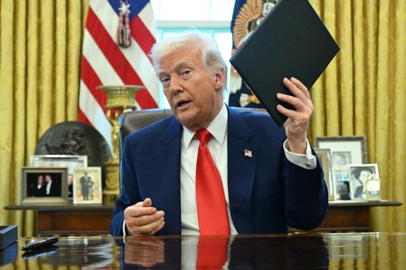 Trump’s Tariff Pause: A Strategic Move from “The Art of the Deal”?