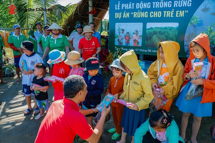 Save the Children International - Strong Commitment, Flexible Innovation for Children and Communities