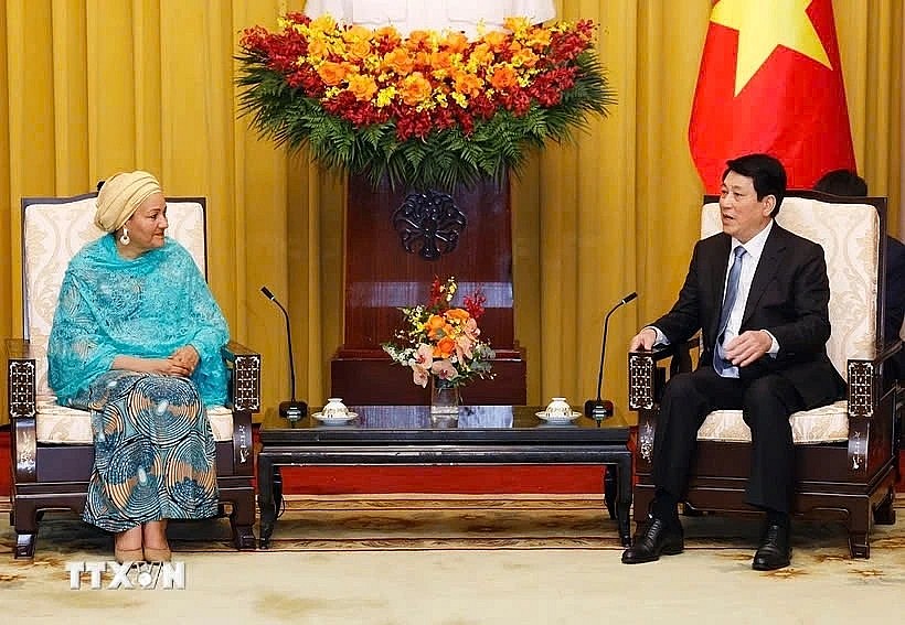 Vietnamese President Luong Cuong (R) receives UN Deputy Secretary-General Amina Mohammed in Hanoi on April 17. (Photo: VNA)