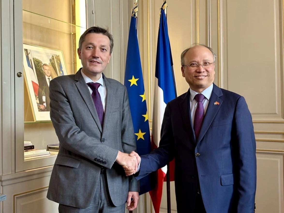 Vietnam, France to Boost Local-level Cooperation