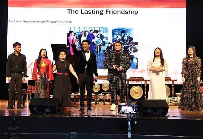 Promote Cultural and Educational Exchanges Between Vietnam and Brunei