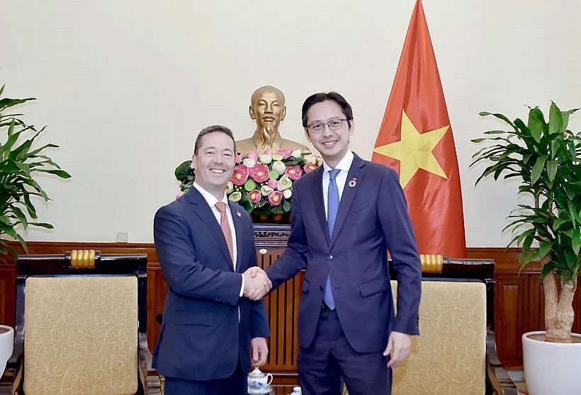 Deputy Minister of Foreign Affairs Do Hung Viet (R) and Sean Kotaro O’Neill, Senior Bureau Official for the Department of State's Bureau of East Asian and Pacific Affairs of the US. (Photo: VNA) Deputy Minister of Foreign Affairs Do Hung Viet (R) and Sean Kotaro O’Neill, Senior Bureau Official for the Department of State's Bureau of East Asian and Pacific Affairs of the US. (Photo: VNA)