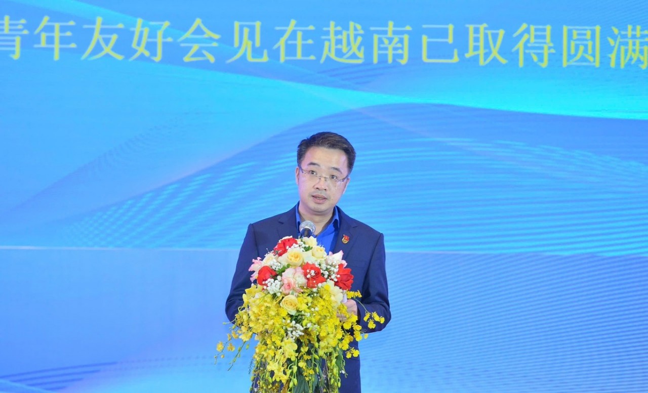 Vietnamese, Chinese Youth Extend the Bridge of riendship