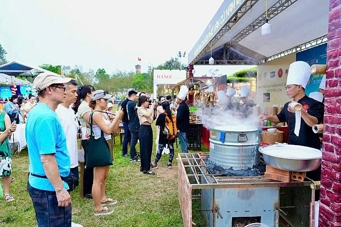 Visitors at the Pho Festival 2025 (Photo: plo.vn)