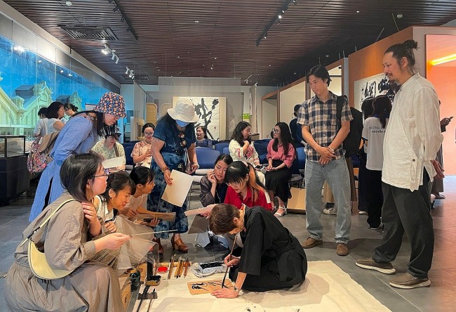“Meeting Spring” Connects Vietnamese and Japanese Folk Art