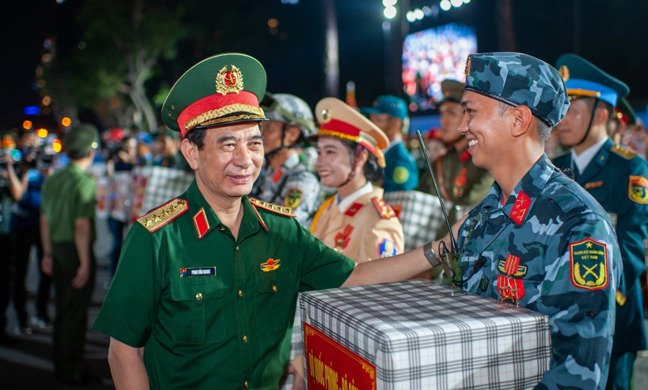 Vietnam News Today (Apr. 21): International Troops to March in Vietnam’s Reunification Day Parade