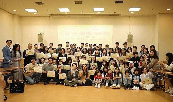 Vietnamese in Kansai: Uphold National Identity, Strengthen Ties to Homeland's Islands