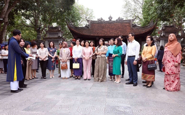 Spouse of PM Pham Minh Chinh Meets ASEAN Community Women's Circle in Bac Ninh