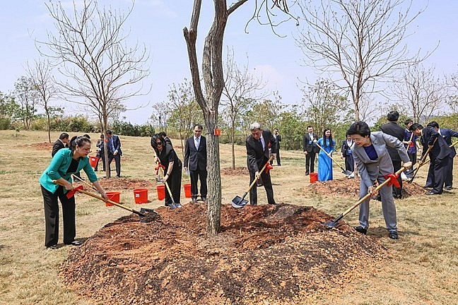 Vietnam and China Front Organizations Join Forces to Enhance Bilateral Ties