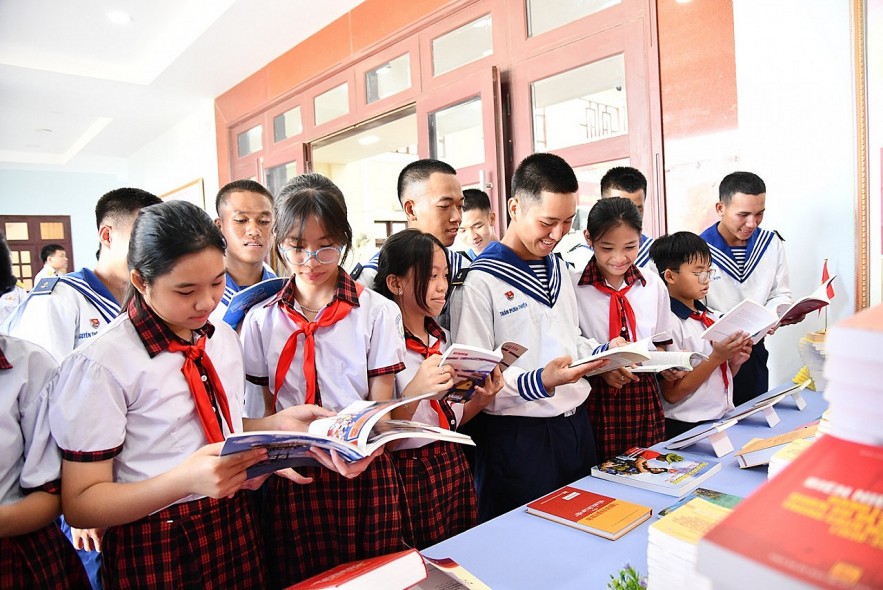Naval Region 5 Promotes Reading Culture, Fosters Patriotism