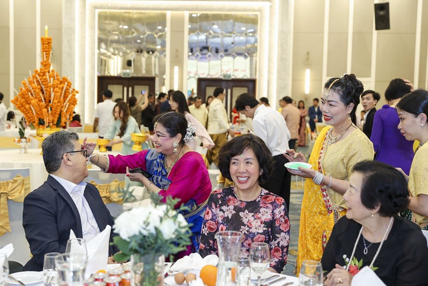 Hanoi Hosts Friendship Exchange Celebrating 2025 Traditional New Year of Asian Countries
