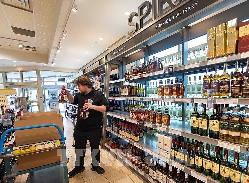 Goods on display at a supermarket in Vancouver, Canada (Photo: Xinhua/VNA)