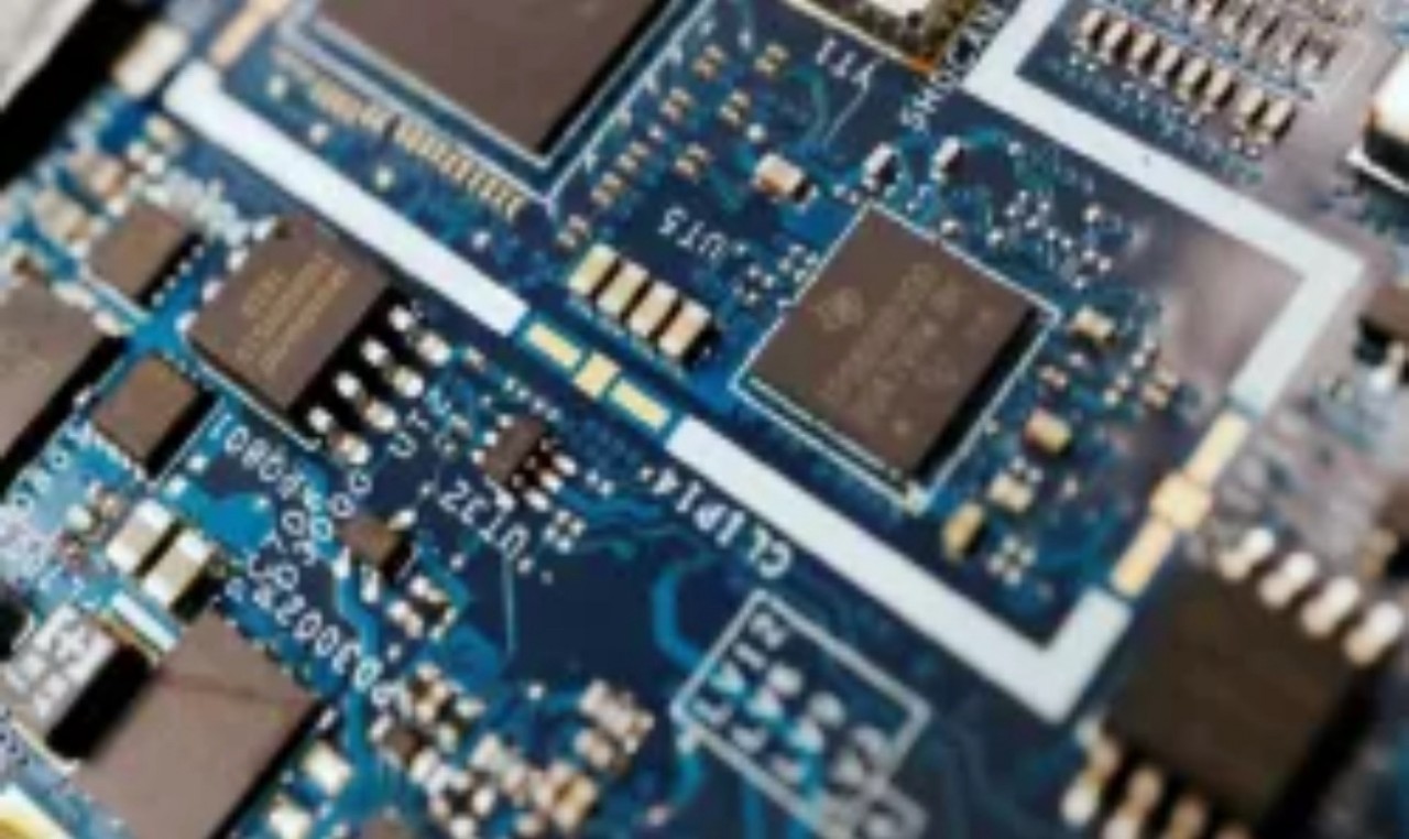 Indian scientists aim for world's smallest angsfrom scale chips using 2D materials