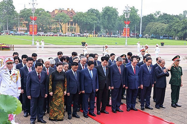 The delegation includes General Secretary To Lam, former General Secretary Nong Duc Manh, President Luong Cuong, and Prime Minister Pham Minh Chinh. The delegation includes General Secretary To Lam, former General Secretary Nong Duc Manh, President Luong Cuong, and Prime Minister Pham Minh Chinh.
