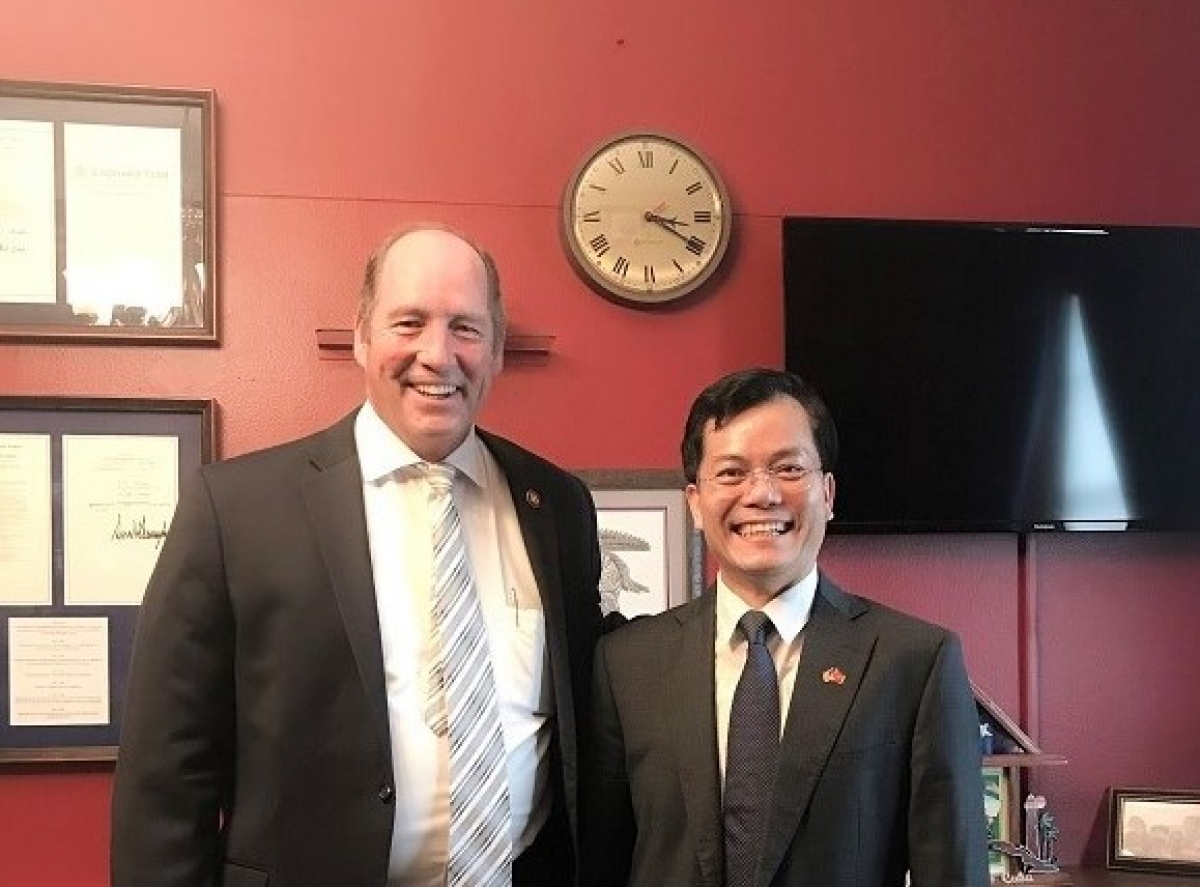 vietnamese ambassador holds phone talk with us house representative