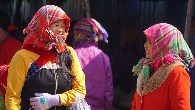 Immersing in unique cultural beauty of Nhi Son market
