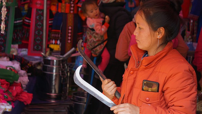 Immersing in unique cultural beauty of Nhi Son market