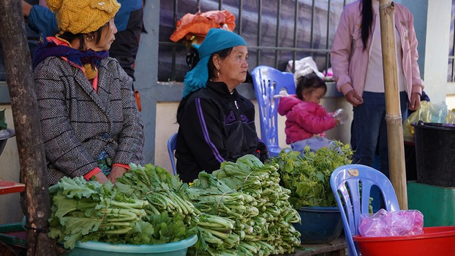 Immersing in unique cultural beauty of Nhi Son market