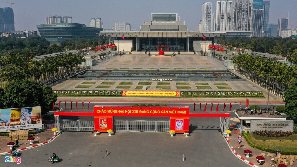 Hanoi streets radiantly adorned to welcome 13th National Party Congress