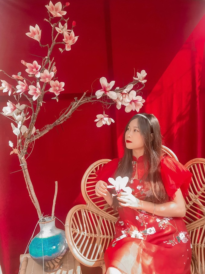 Four coffee shops with Tet holiday-themed decorations in Hanoi