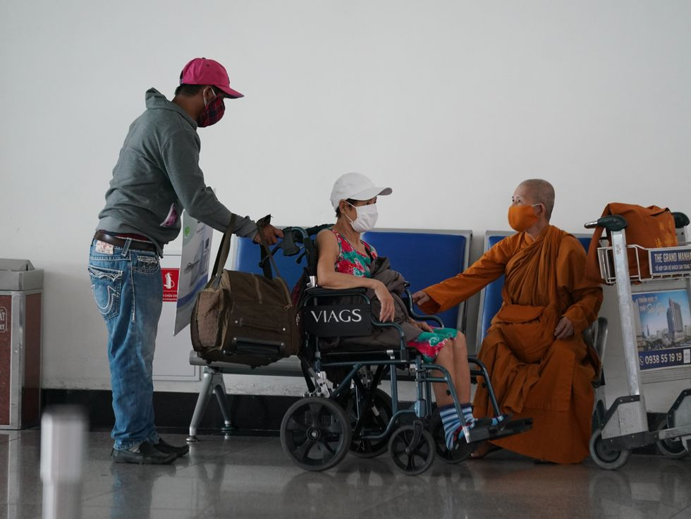 Tan Son Nhat int'l airport unprecedentedly deserted due to Covid-19