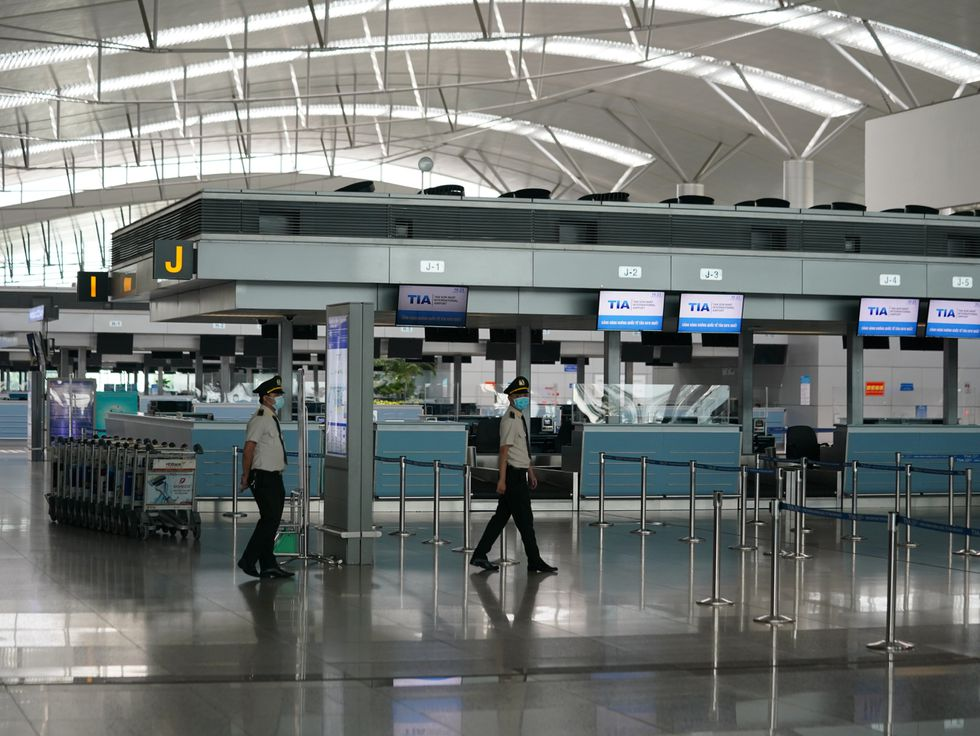 Tan Son Nhat int'l airport unprecedentedly deserted due to Covid-19