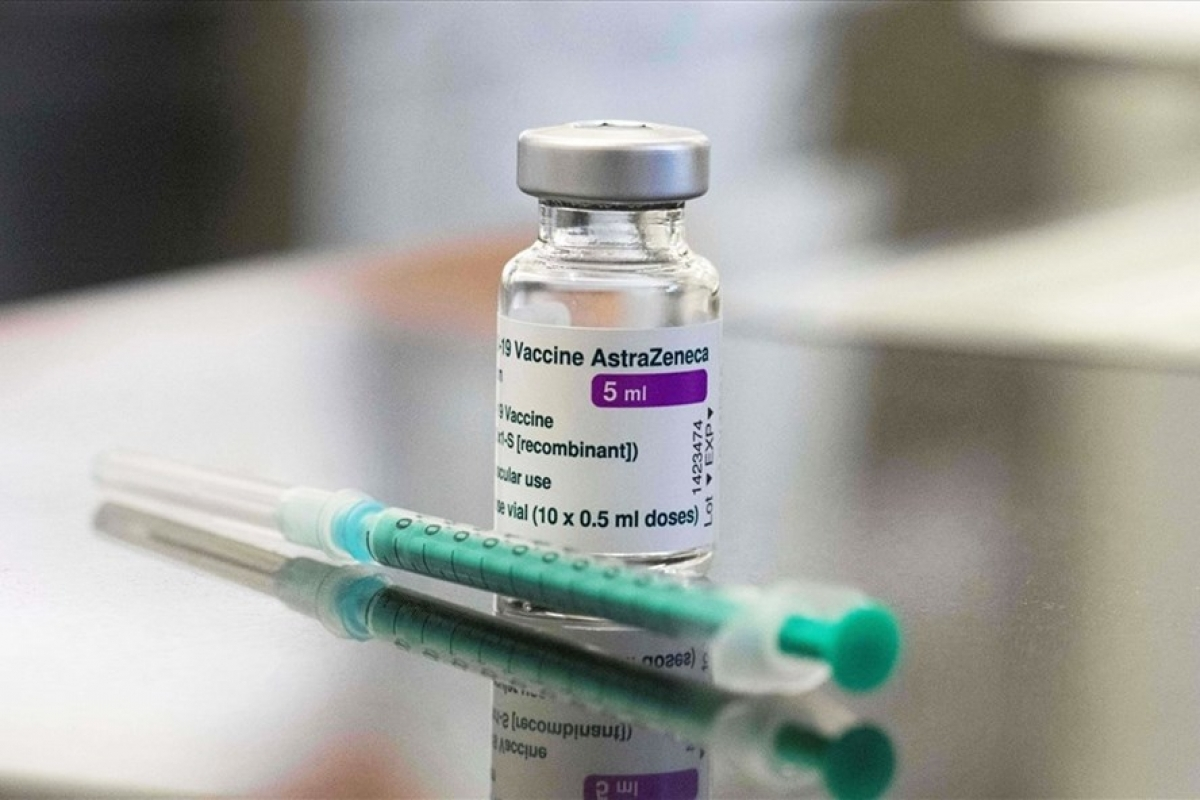 first batch of 204000 covid 19 vaccine doses to arrive in vietnam on feb 23