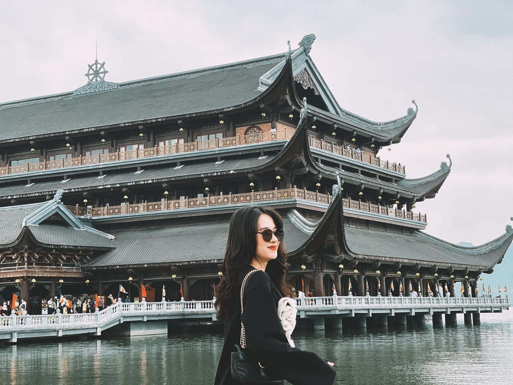 The world’s largest pagoda in Vietnam offers stunning check-in corners