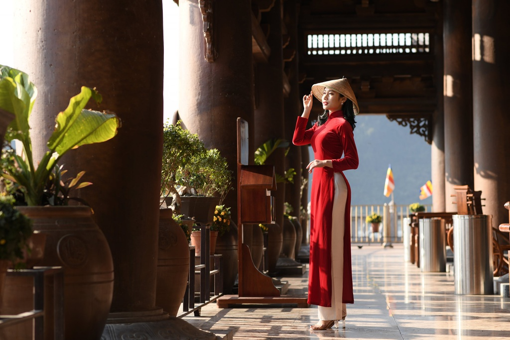 The world’s largest pagoda in Vietnam offers stunning check-in corners