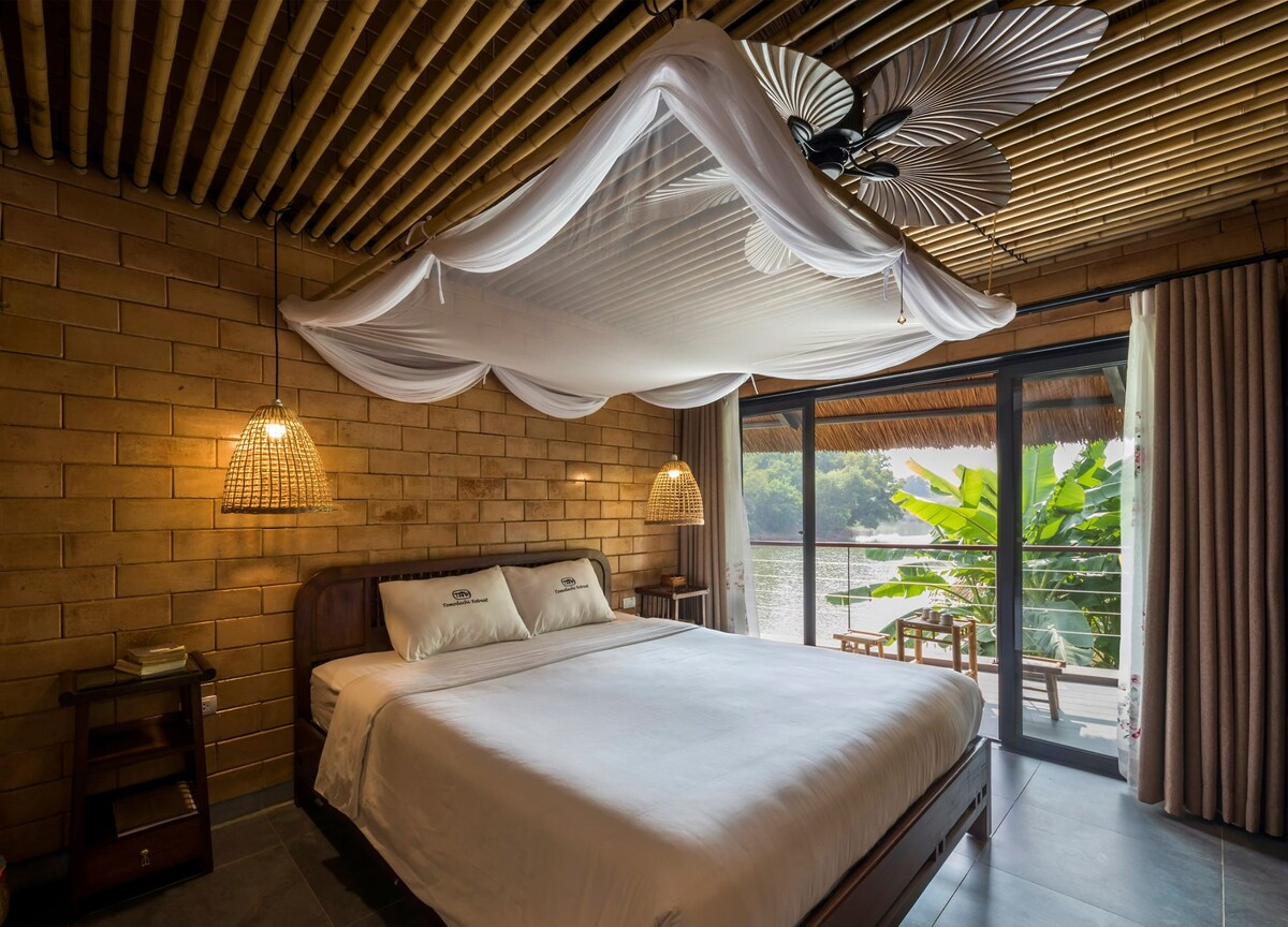 Relieving stress at three resorts near Hanoi, with video
