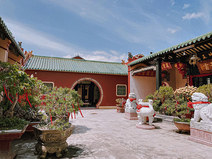Quynh Phu Assembly Hall, China-like check-in spot near Nha Trang coastal city