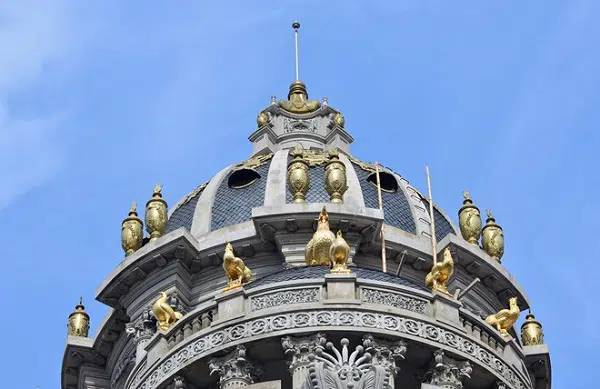 Admiring four gold-plated palaces of Vietnamese tycoons