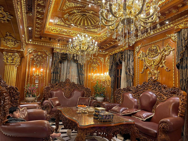 Admiring four gold-plated palaces of Vietnamese tycoons