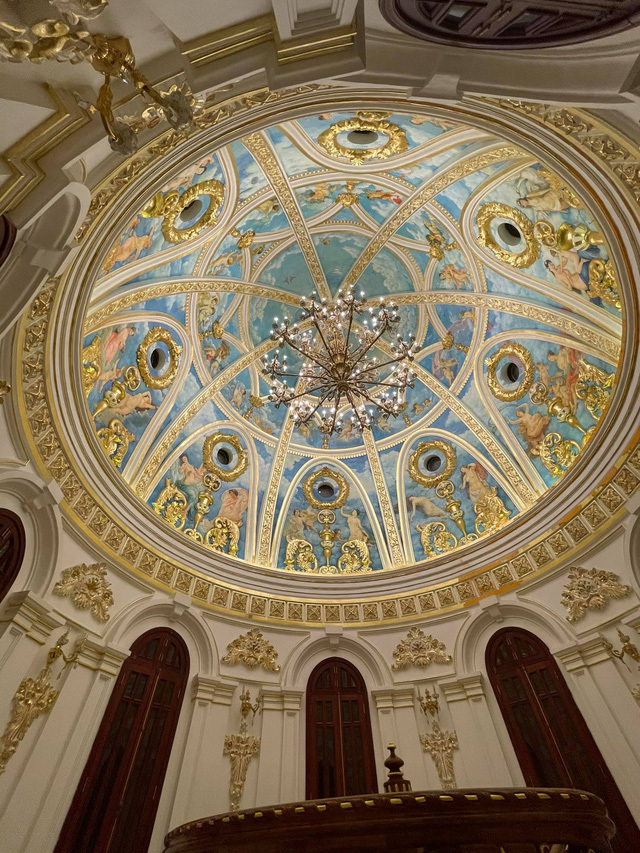 Admiring four gold-plated palaces of Vietnamese tycoons