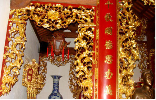 Admiring four gold-plated palaces of Vietnamese tycoons