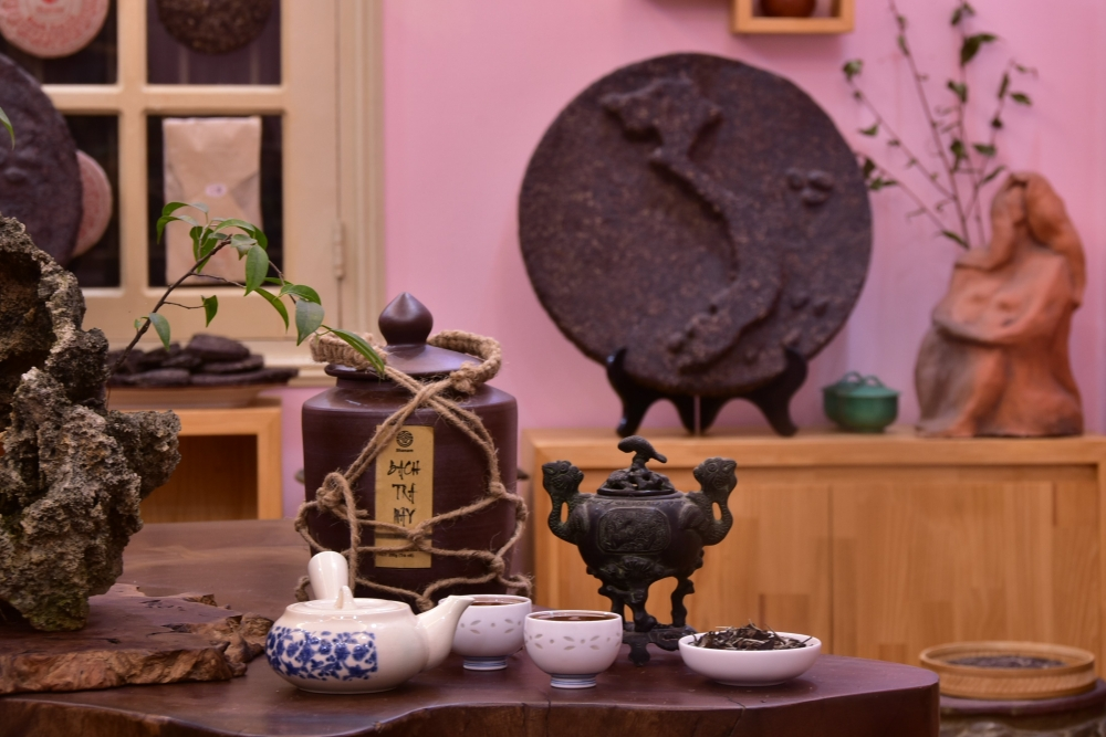 Delectable tea also needs a place to settle down