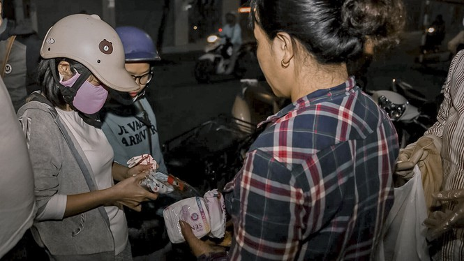British expat gives a hand to the homeless in Hanoi British expat gives a hand to the homeless in Hanoi