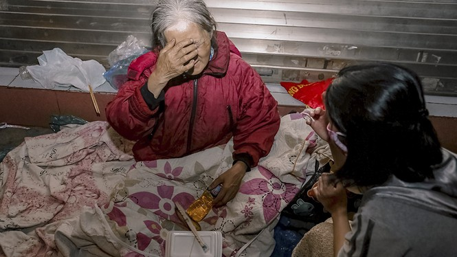 British expat gives a hand to the homeless in Hanoi British expat gives a hand to the homeless in Hanoi