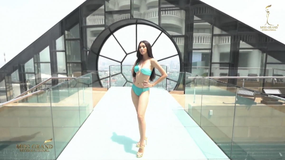 Vietnamese beauty shows off sexy curves at 2020 Miss Grand International’s bikini contest