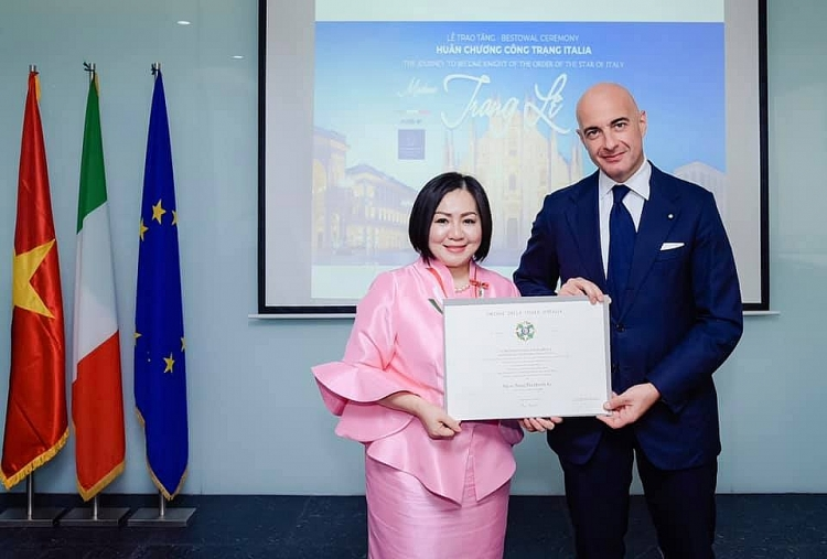 Vietnamese model industry’s “powerful woman” receives Italy’s Order of Merit
