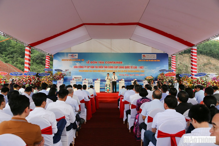 Lao-Viet International Port receives first container ship